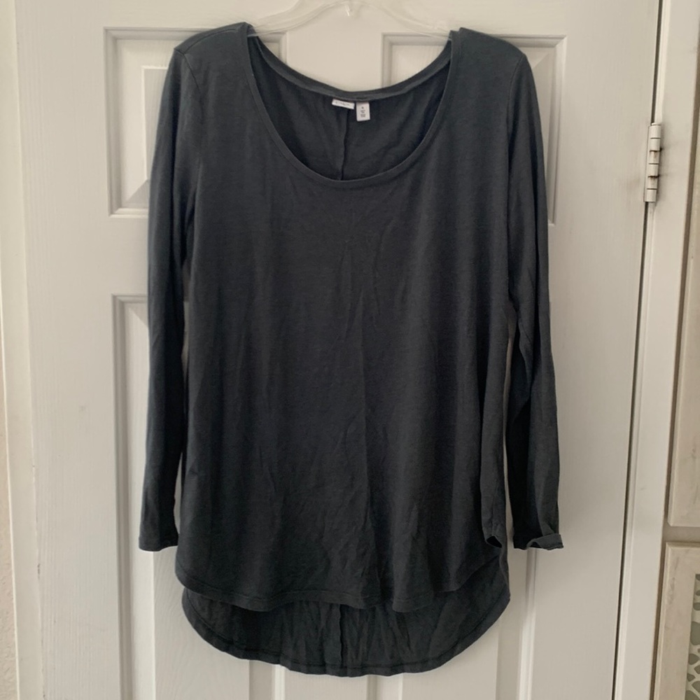 Hi/lo long sleeve top
